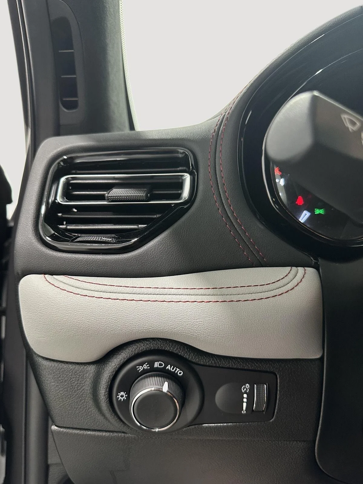 Used 2024 Vapour Grey Dodge Citadel image 16