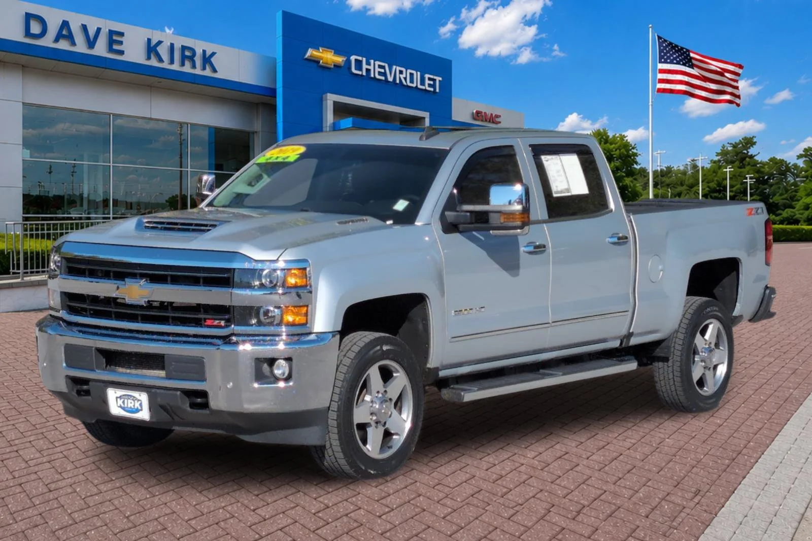 Used 2019 SILVER ICE METALLIC Chevrolet LTZ image 7