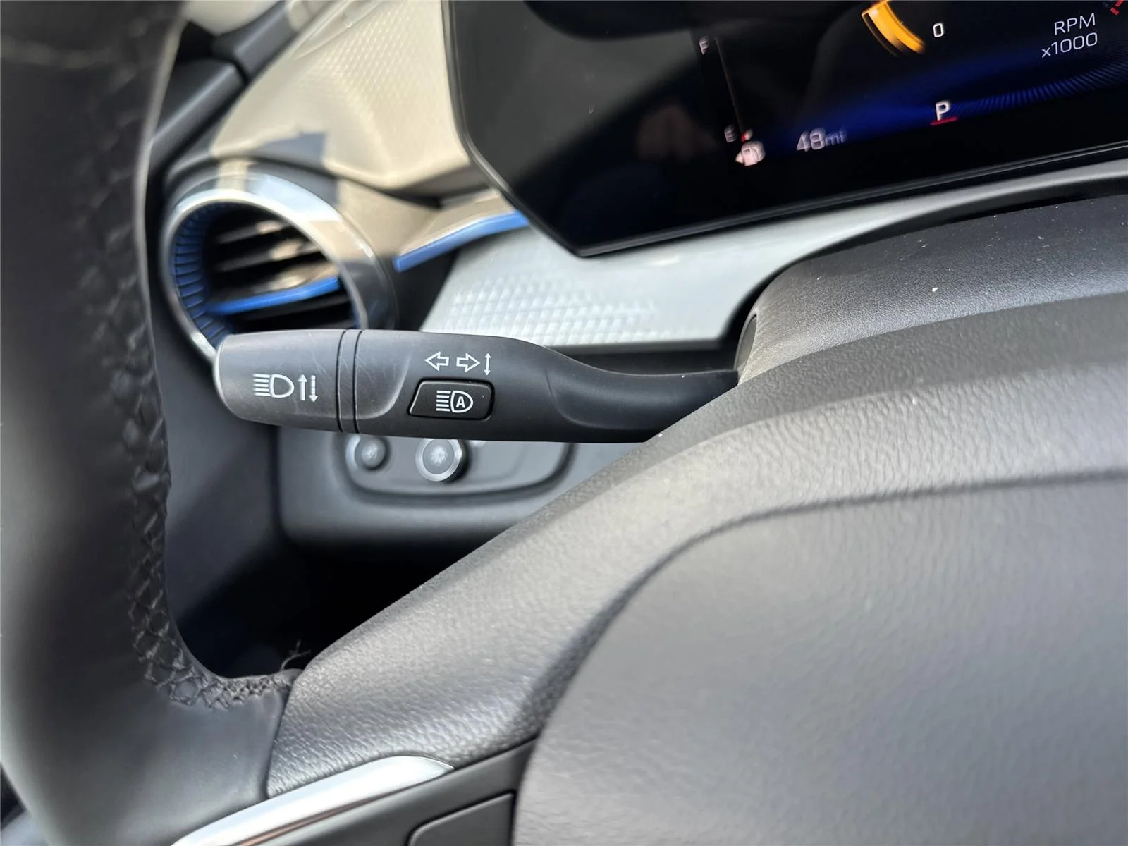 Used 2025 Summit White Chevrolet LT image 20