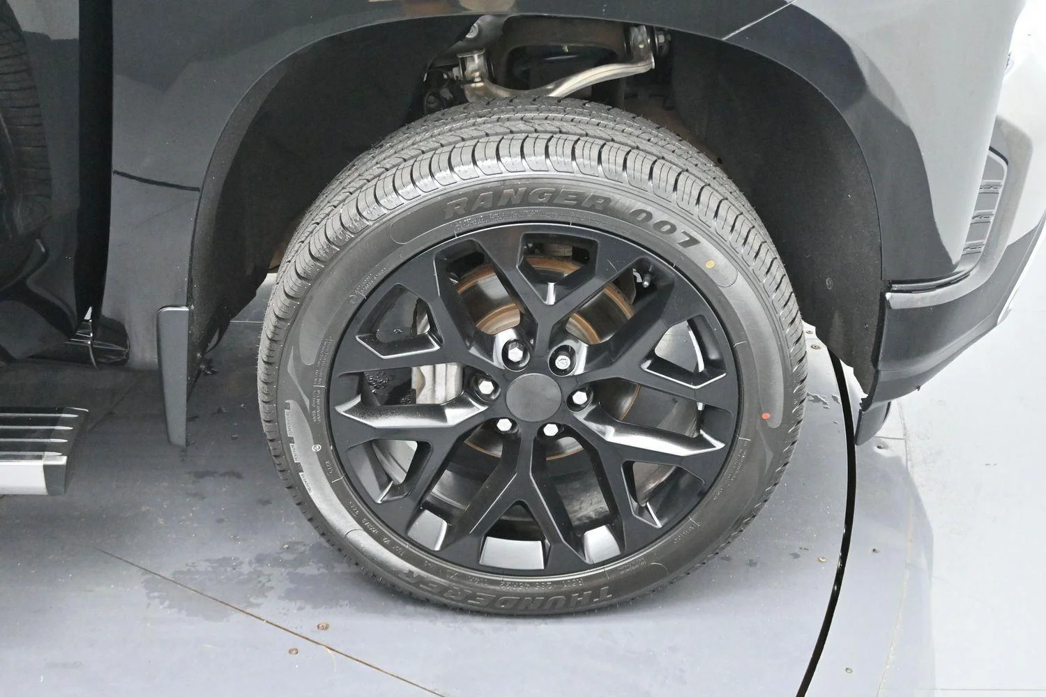 Used 2019 BLACK Chevrolet High Country image 35
