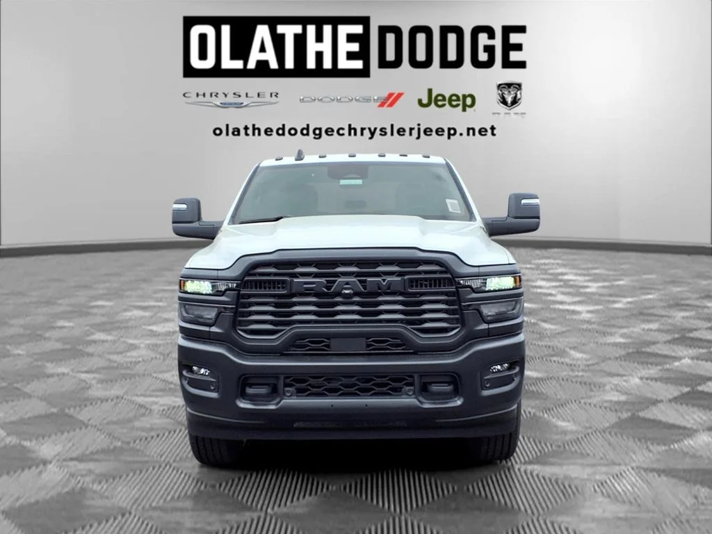 New 2026 Bright White Clearcoat RAM Tradesman image 28