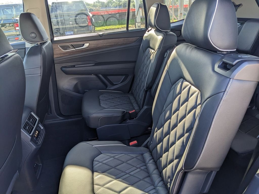 2026 Volkswagen Atlas SEL Premium R-Line - Photo 17