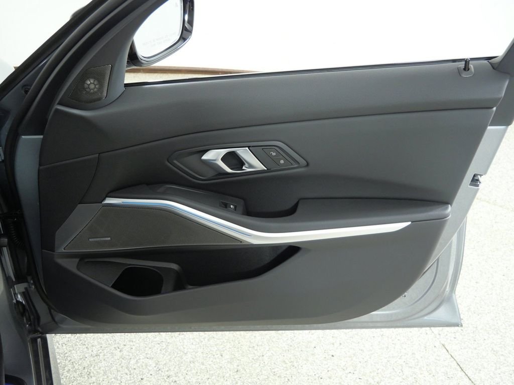 New 2026 Skyscraper Grey Metallic BMW 330i xDrive image 19