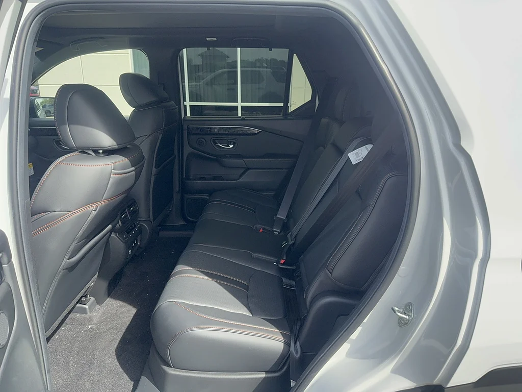 New 2026 Platinum White Pearl Honda TrailSport Elite image 11