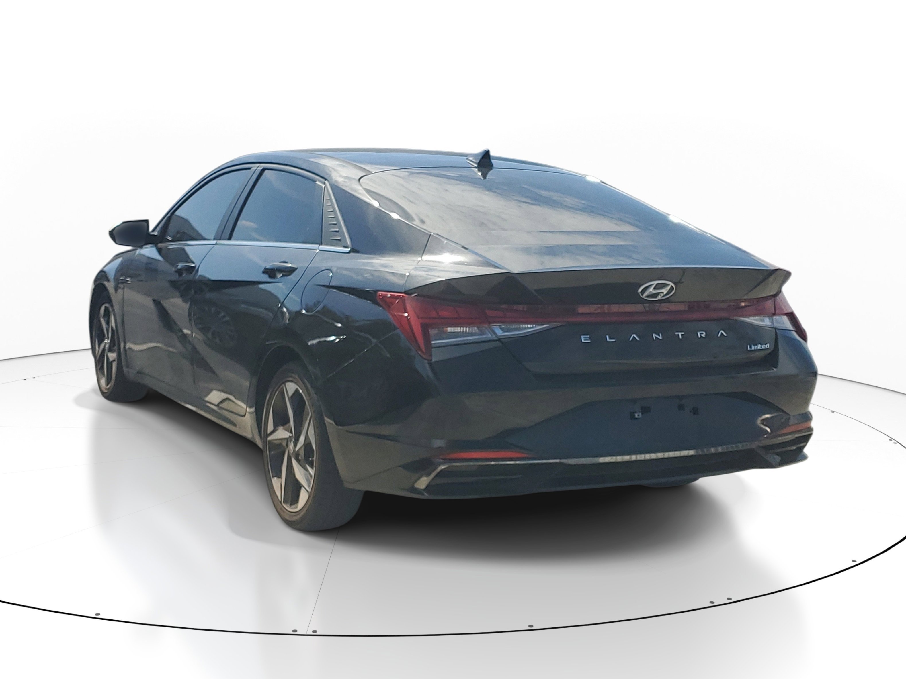 Used 2021 Phantom Black Hyundai Limited image 6