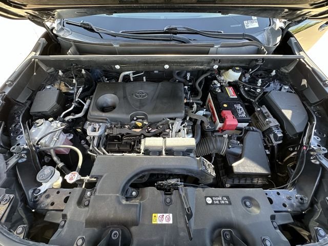 Used 2020 Black Toyota XLE Premium image 34