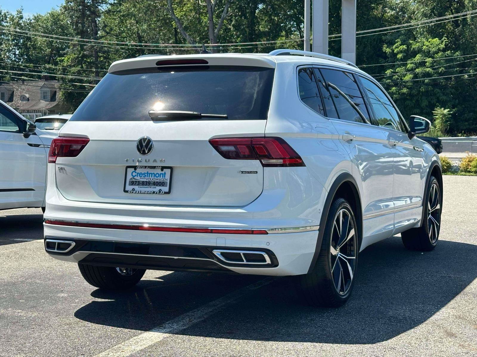 Used 2023 Opal White Pearl Volkswagen SEL R-Line image 3