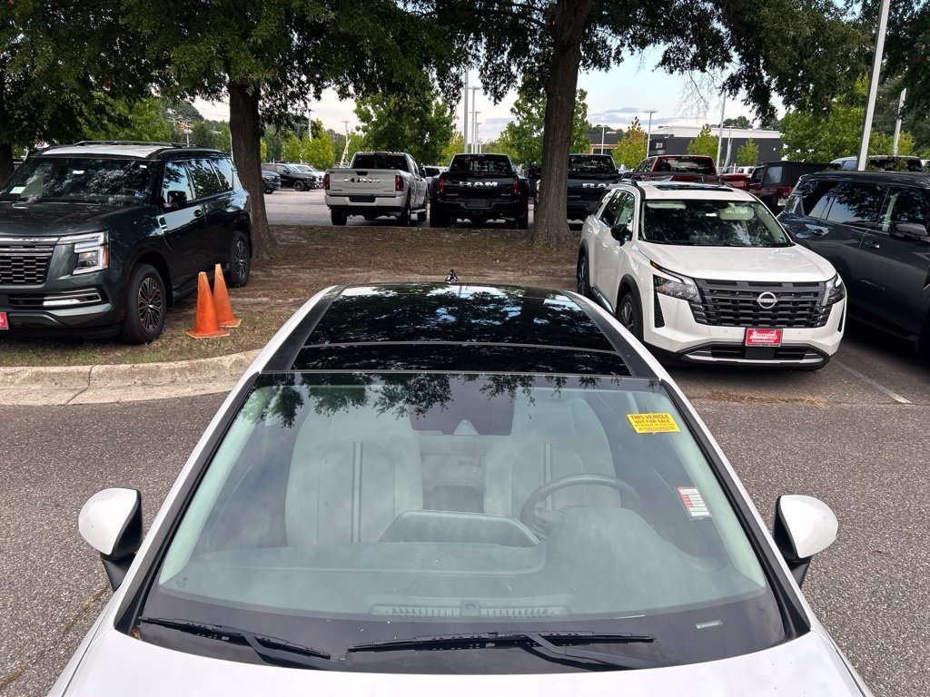 Used 2021 Gray Hyundai SEL image 9