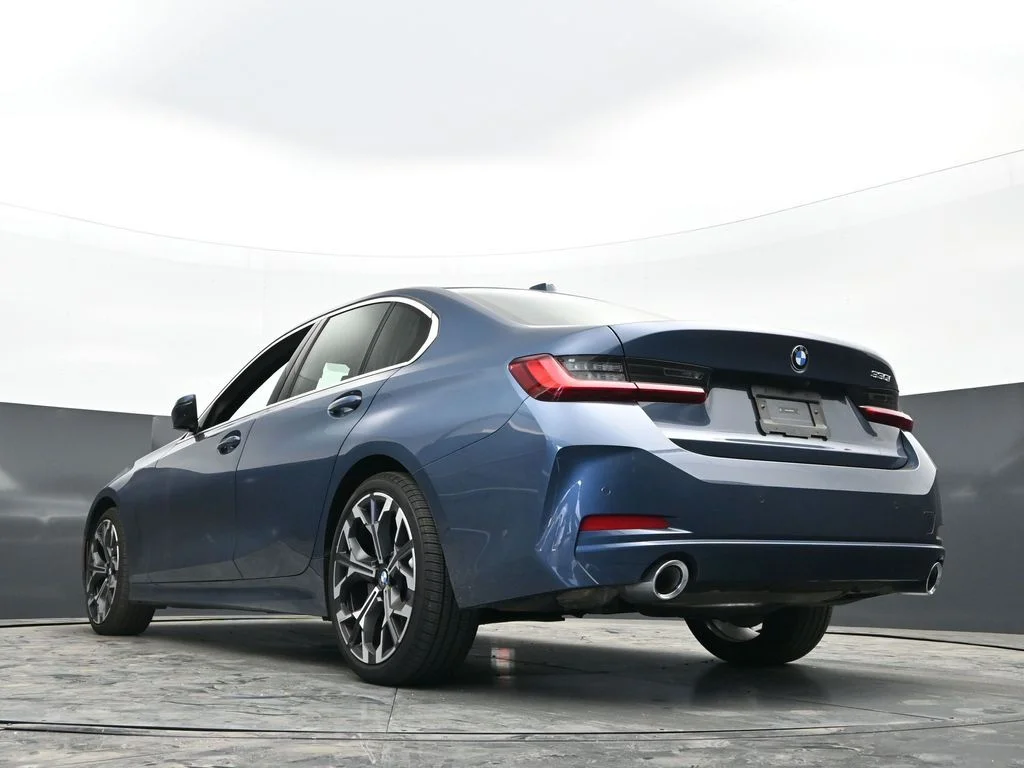 2025 BMW 3 Series 330i - Photo 24