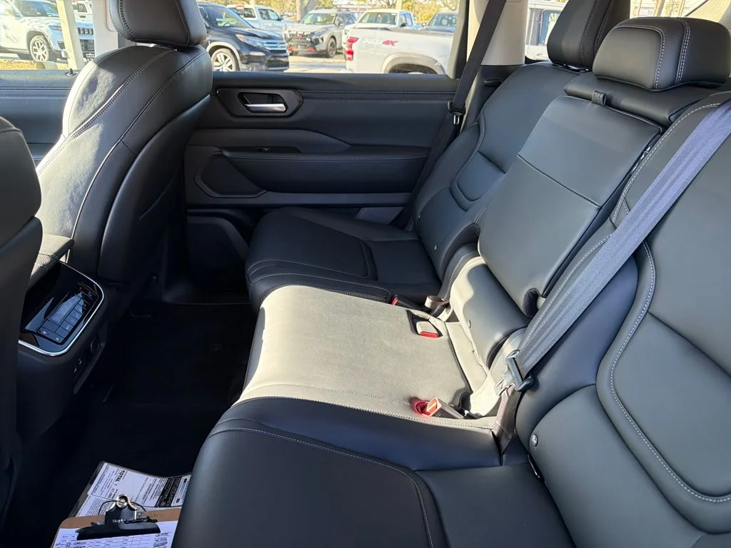 2026 Nissan Armada SV - Photo 29