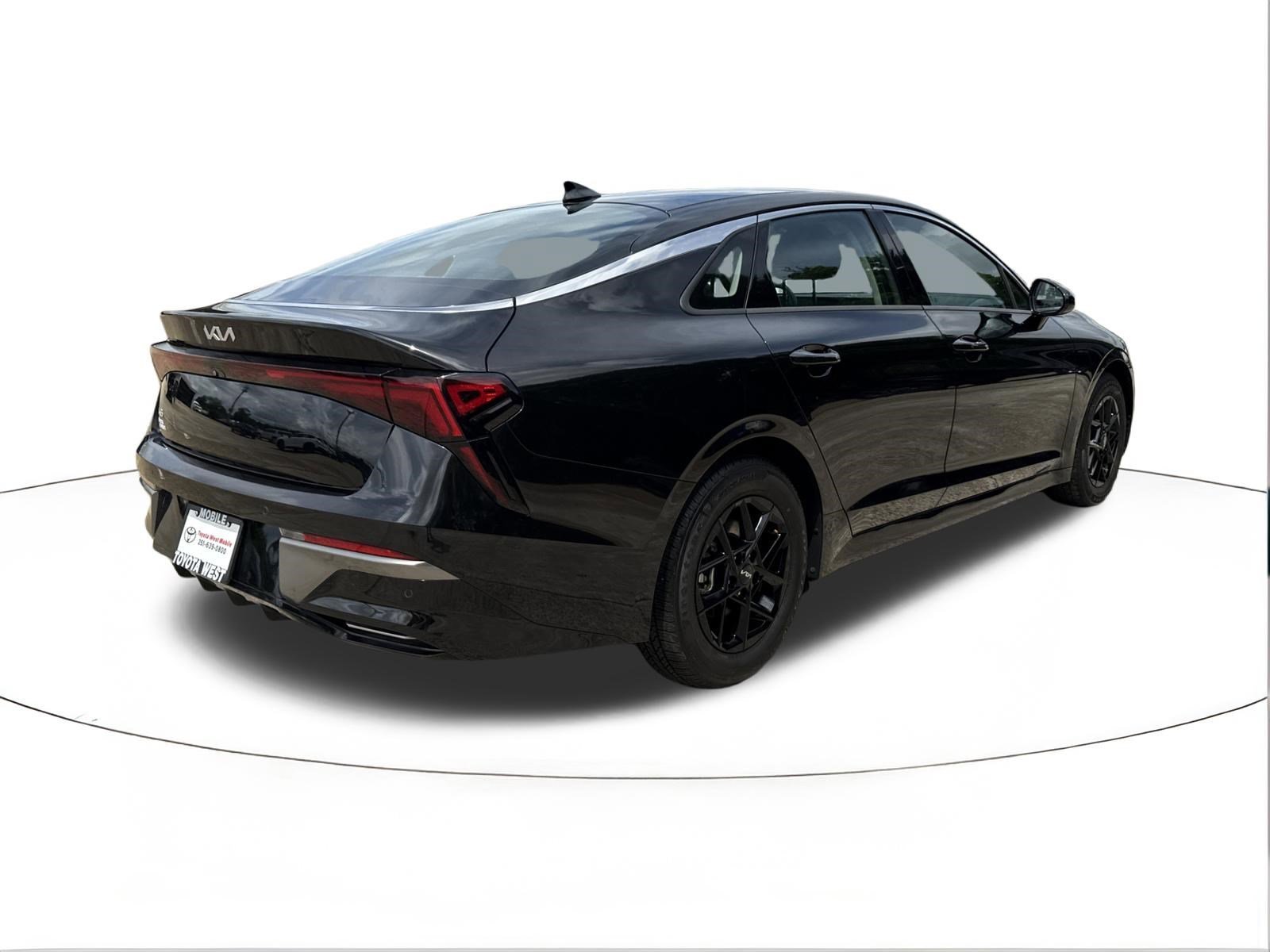 Used 2025 Aurora Black Pearl Kia LXS image 3