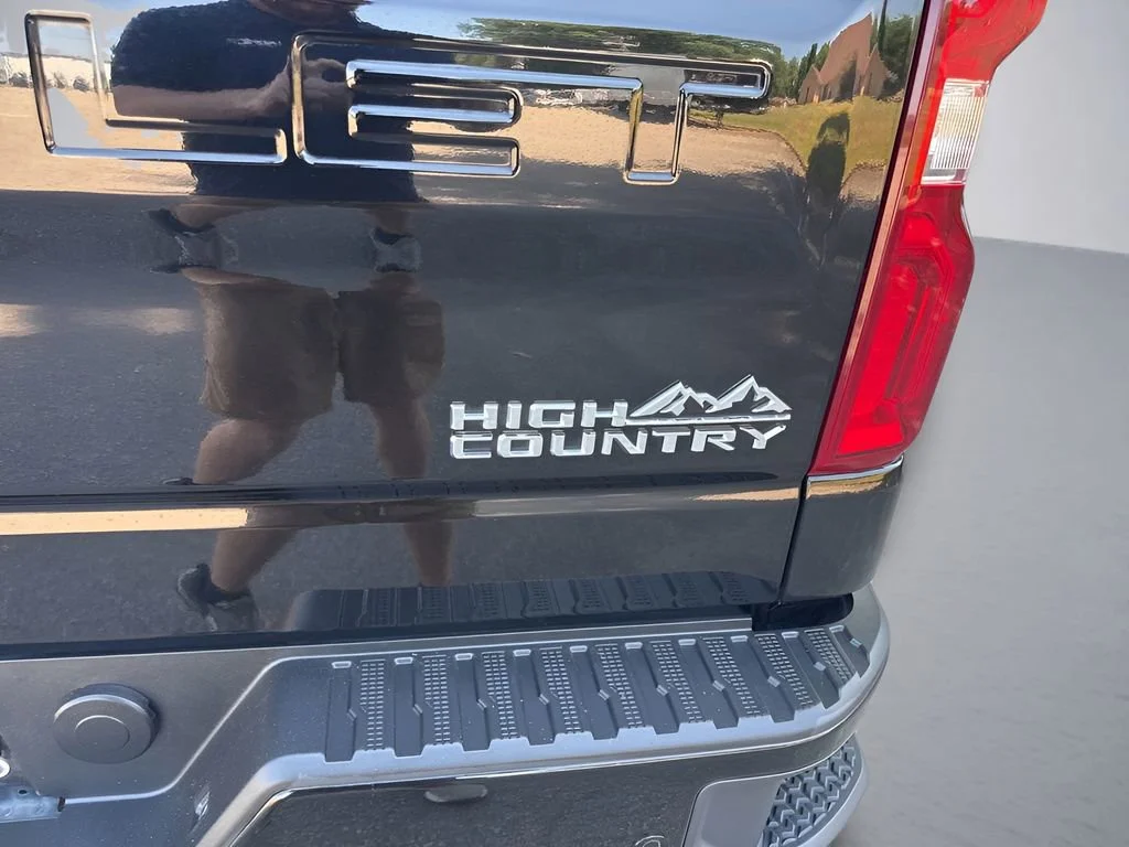 Used 2023 Black Chevrolet High Country image 36