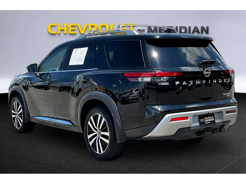 Used 2023  Nissan Platinum image 2