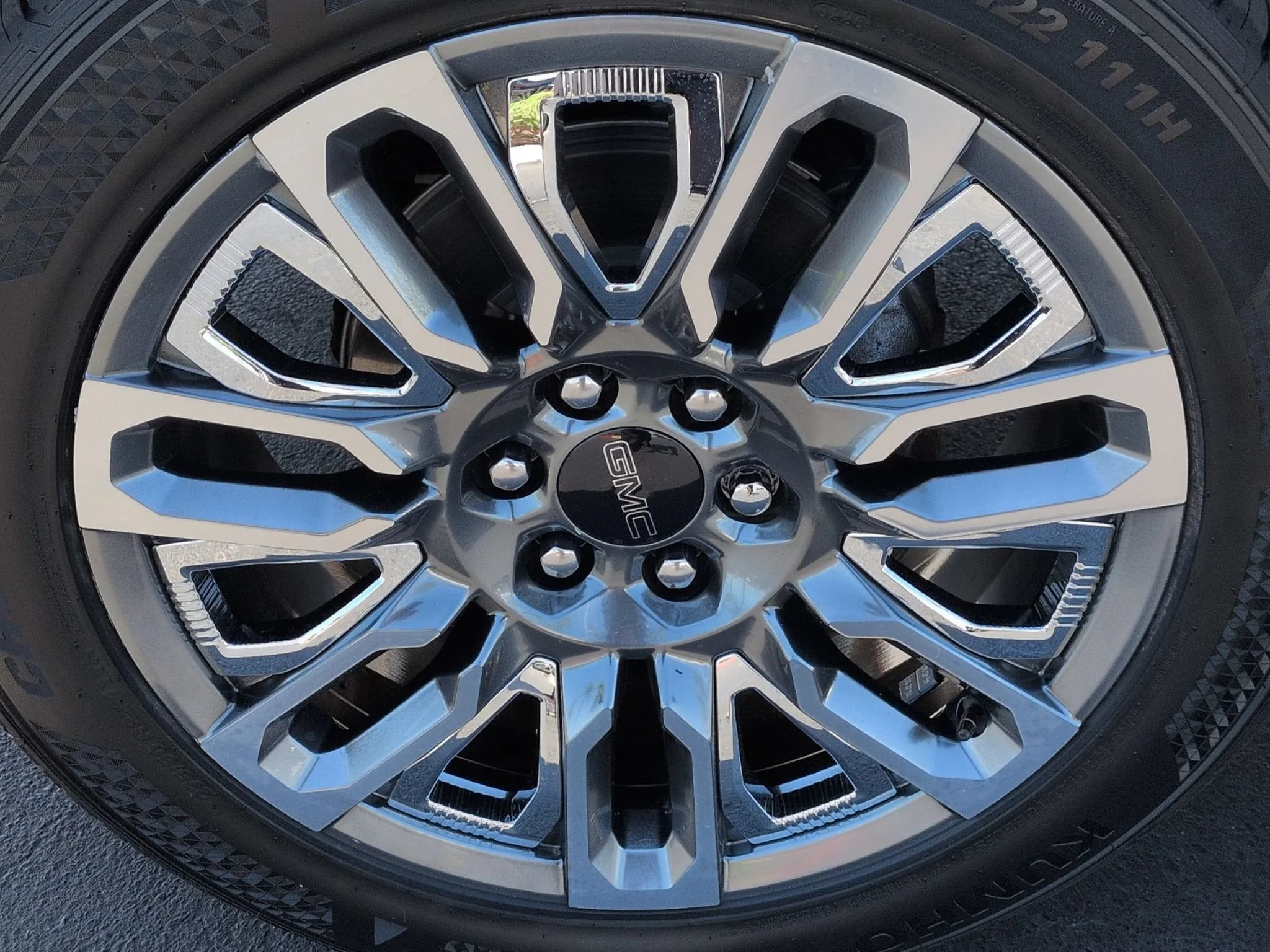 Used 2024 ONYX BLACK GMC Denali Ultimate image 11