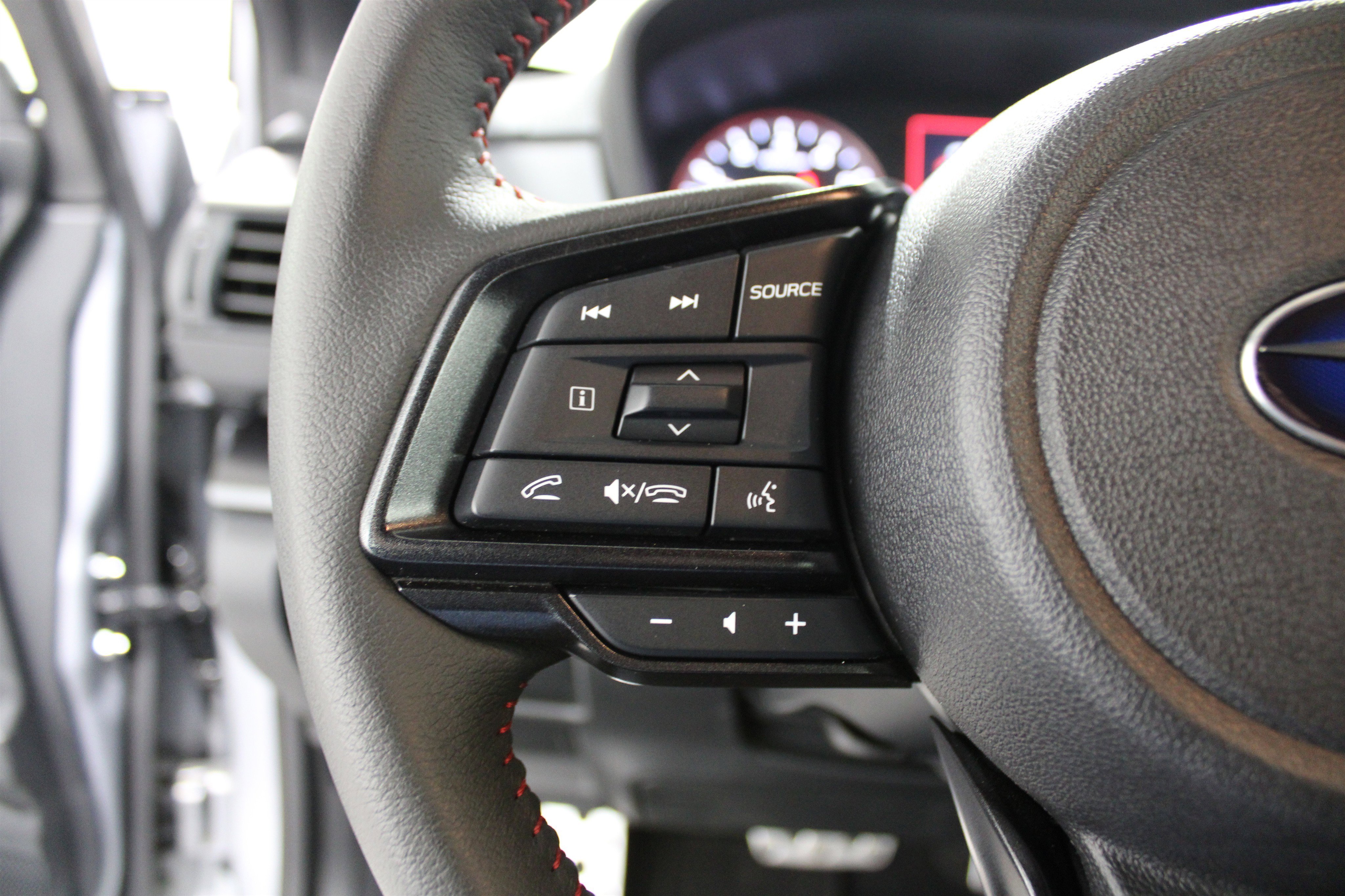 Used 2025 Ice Silver Metallic Subaru RS image 10