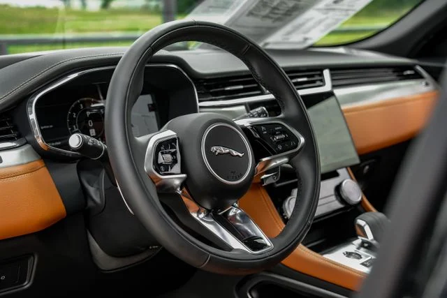 2026 Jaguar F-Pace R-Dynamic S - Photo 19
