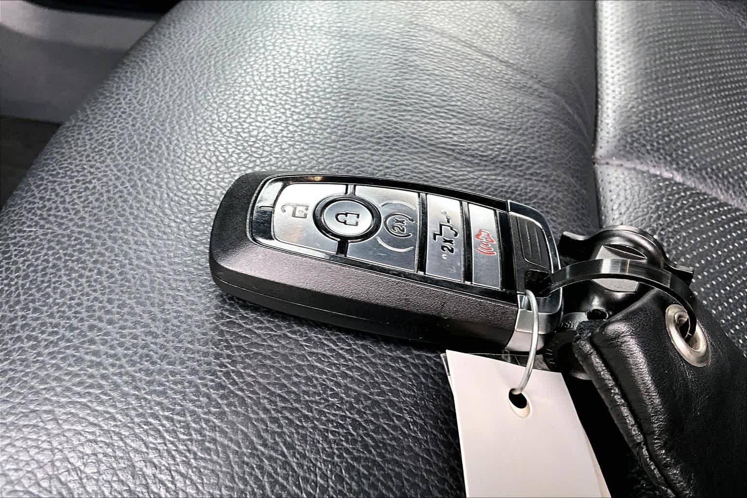 Used 2022 Star White Metallic Tri-Coat Ford LARIAT image 15