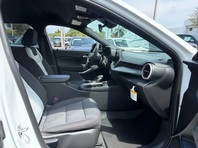 2026 Chevrolet Trax RS - Photo 8