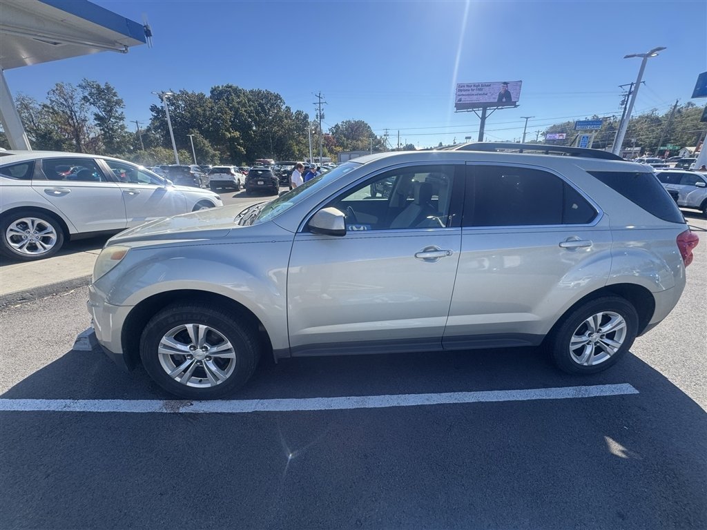 Used 2013 Champagne Silver Metallic Chevrolet LT image 3