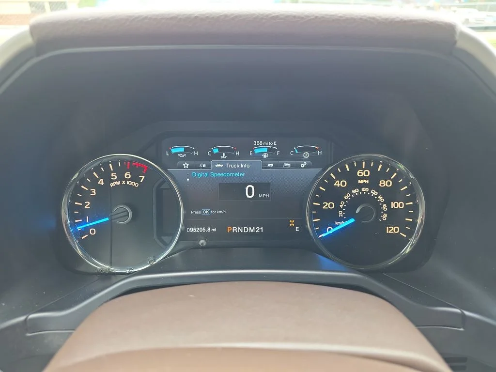 Used 2015  Ford King Ranch image 40