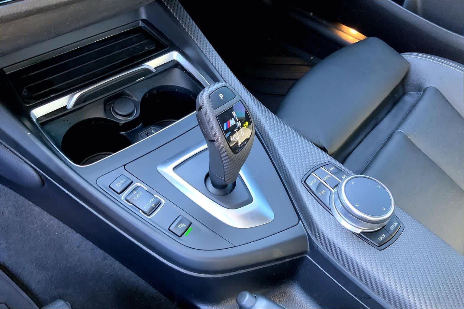Used 2020 Black Sapphire Metallic BMW M240i xDrive image 33