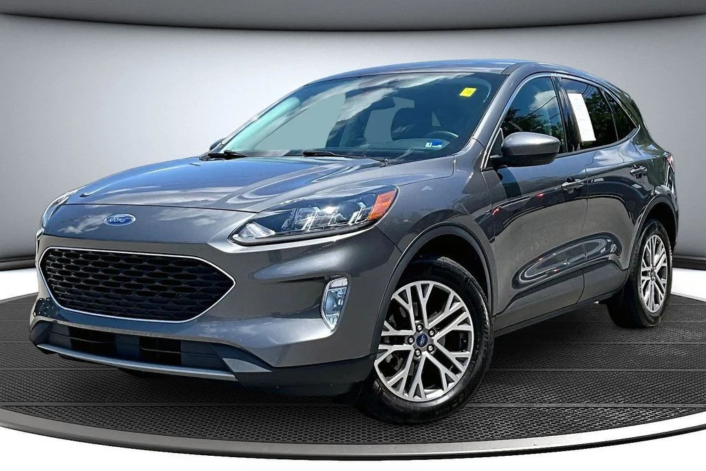 Certified Used 2022 Gray Ford SEL image 3
