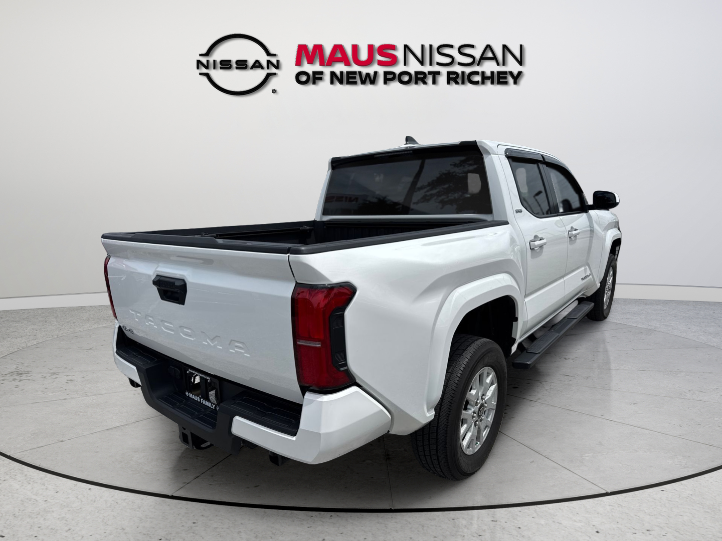 Used 2024 White Toyota SR5 image 11