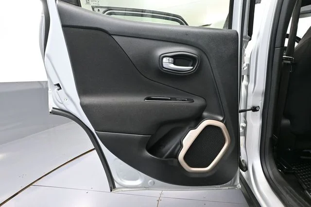 2017 Jeep Renegade Latitude - Photo 32