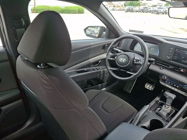2025 Hyundai Elantra SEL - Photo 14