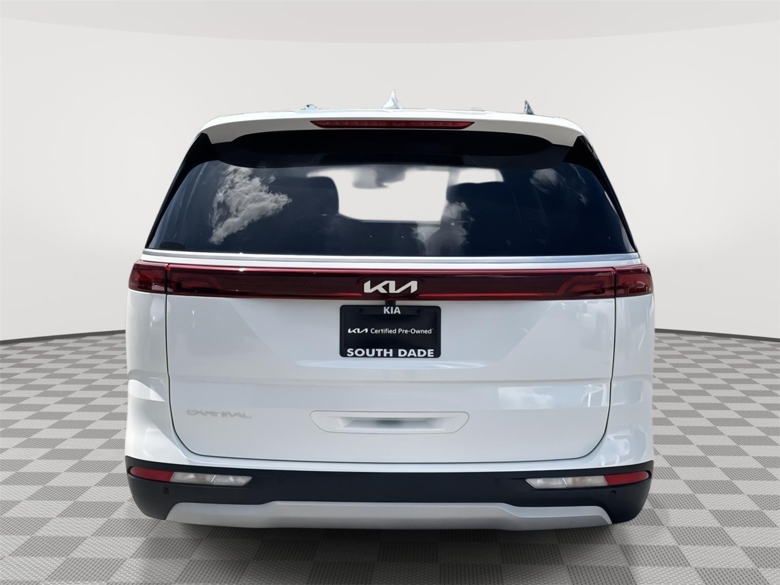 Certified Used 2024 Snow White Pearl Kia LX image 5
