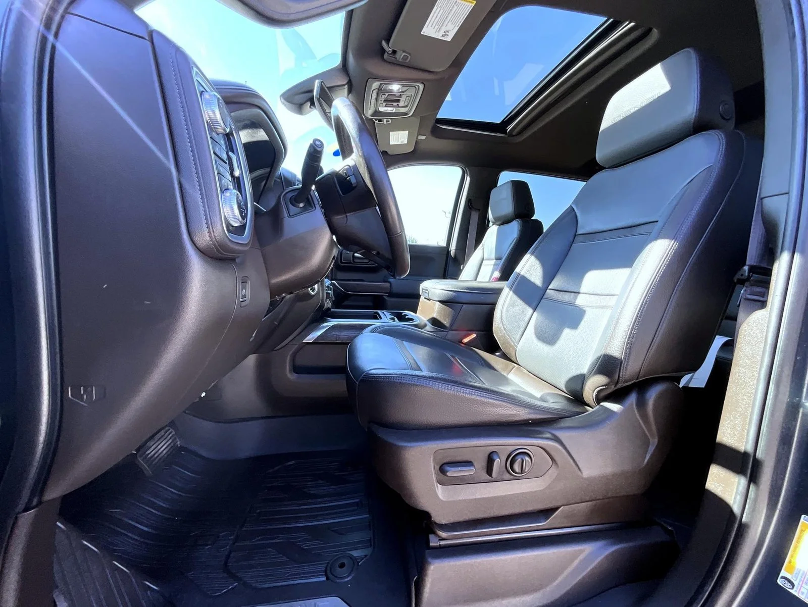 Used 2022 Blue GMC Denali image 12