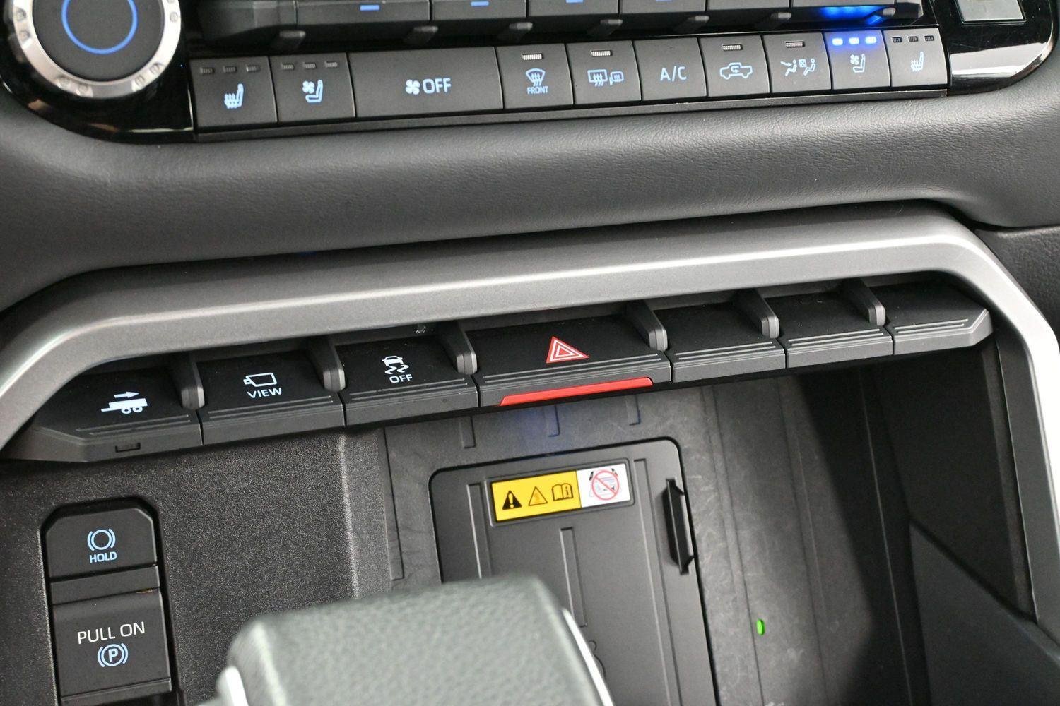 Used 2024  Toyota Platinum Hybrid image 24