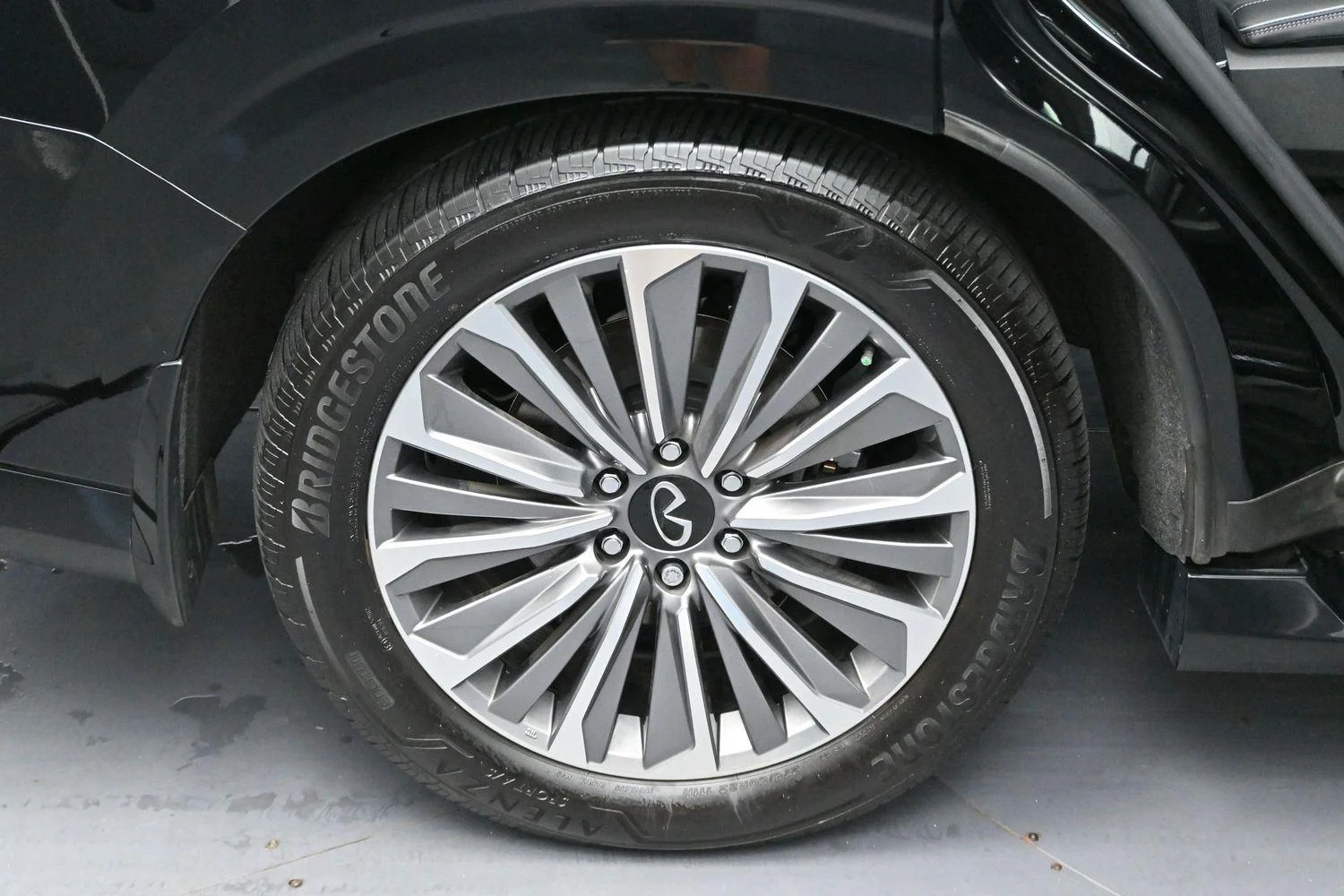 Used 2025 Black Obsidian INFINITI LUXE image 37