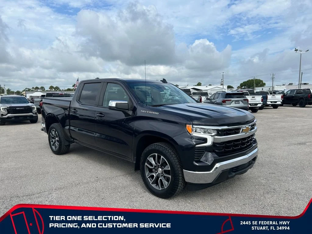 Used 2023 Dark Ash Metallic Chevrolet LT image 6