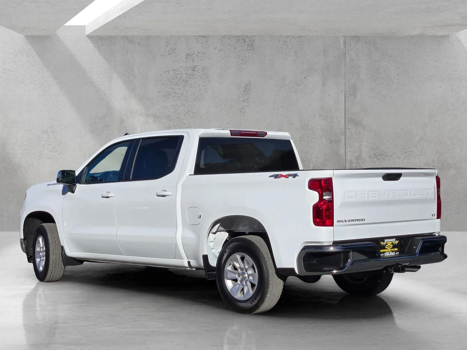 Used 2026 Summit White Chevrolet LT image 6
