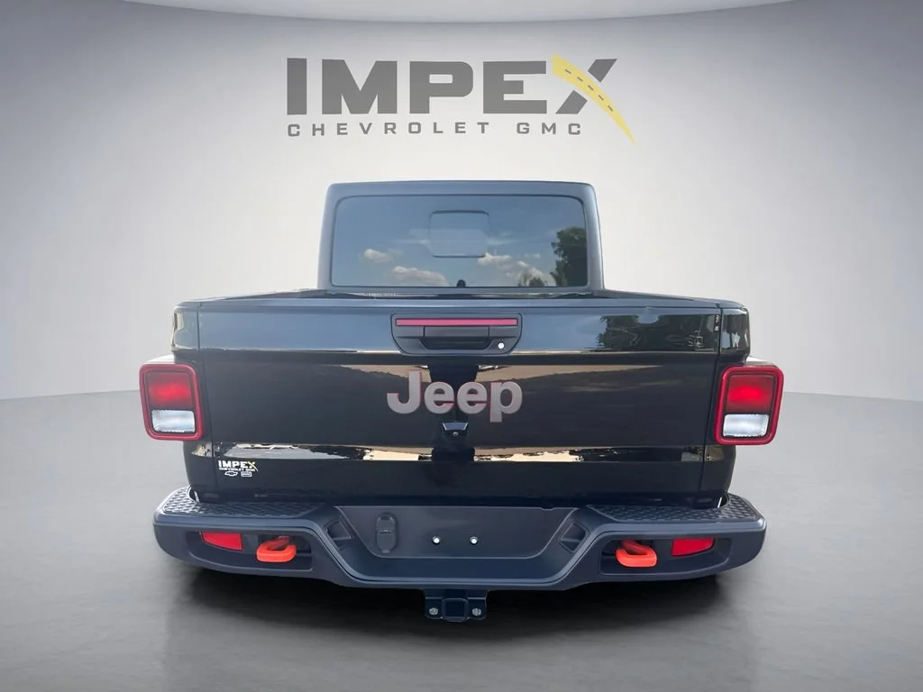 Used 2023  Jeep Mojave image 4