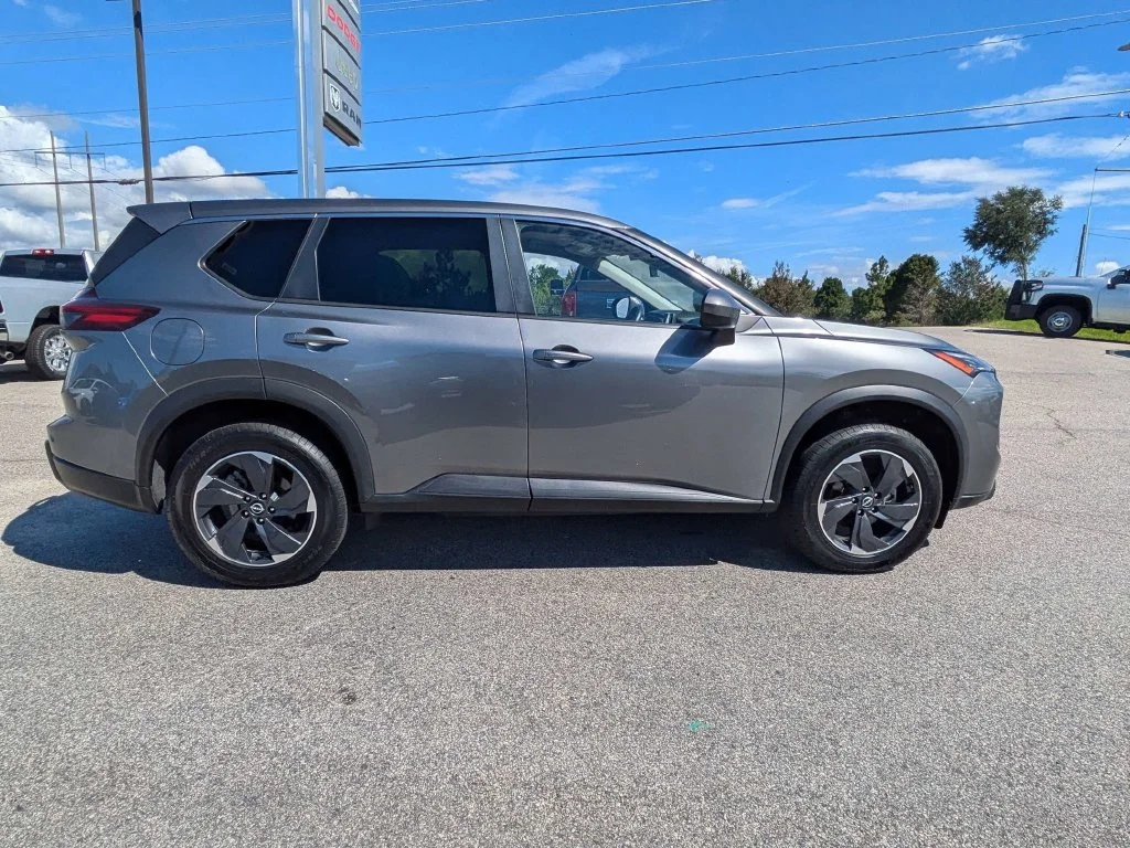 Used 2024 Gray Nissan SV image 3