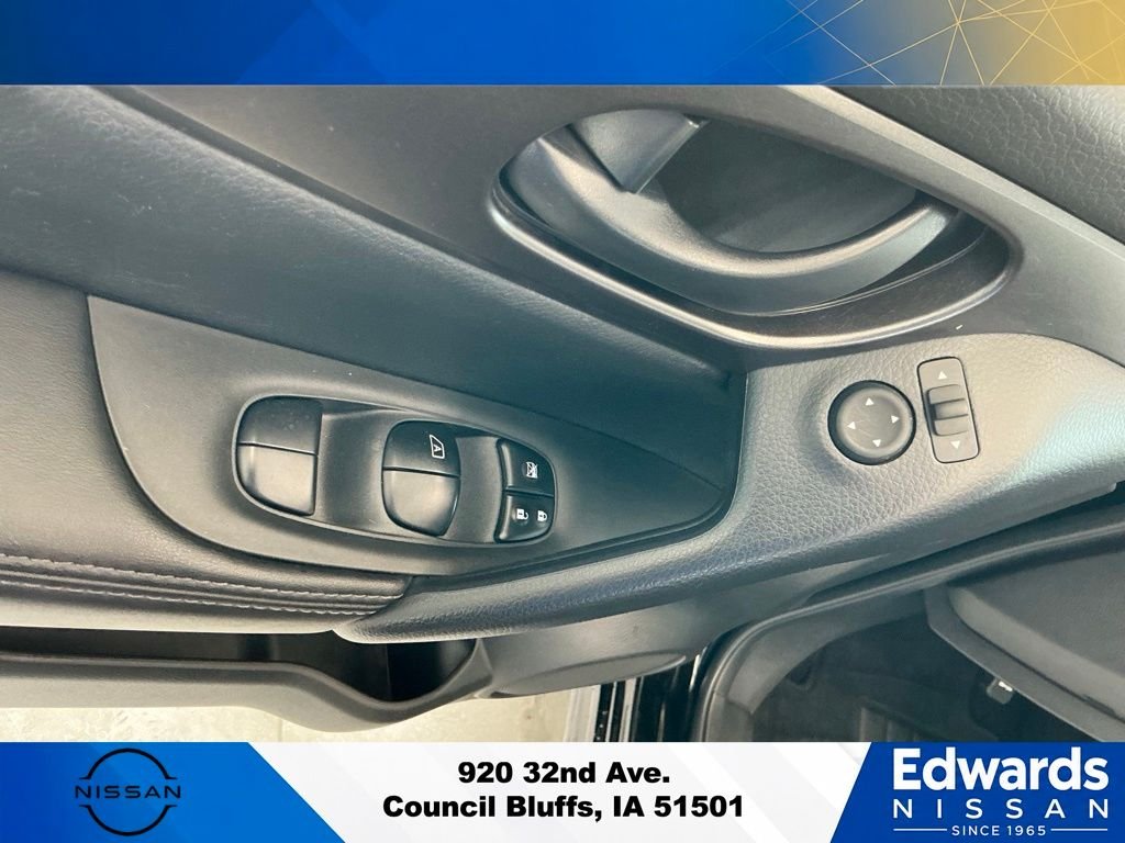 Used 2021 Black Nissan S image 18
