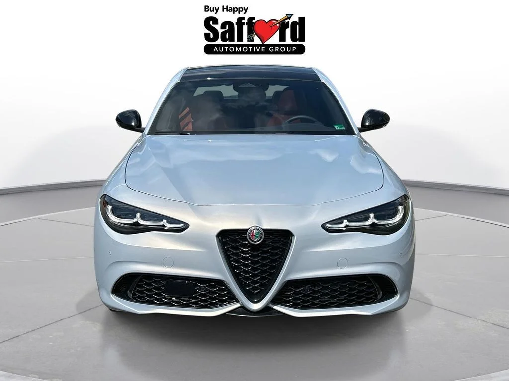 2025 Alfa Romeo Giulia Base - Photo 9