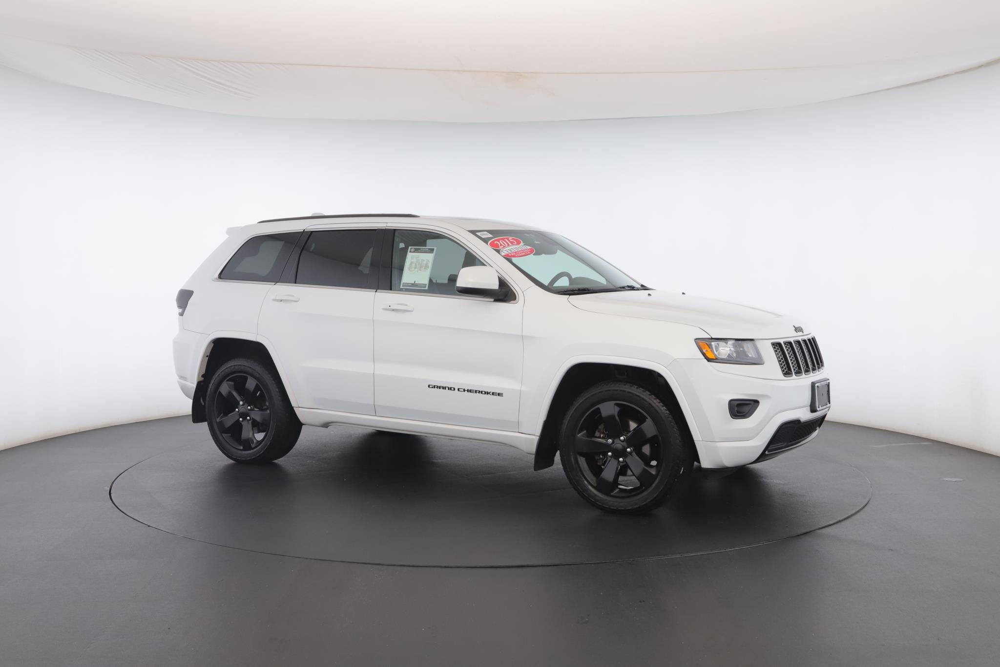 Used 2015 Bright White Clearcoat Jeep Altitude image 34