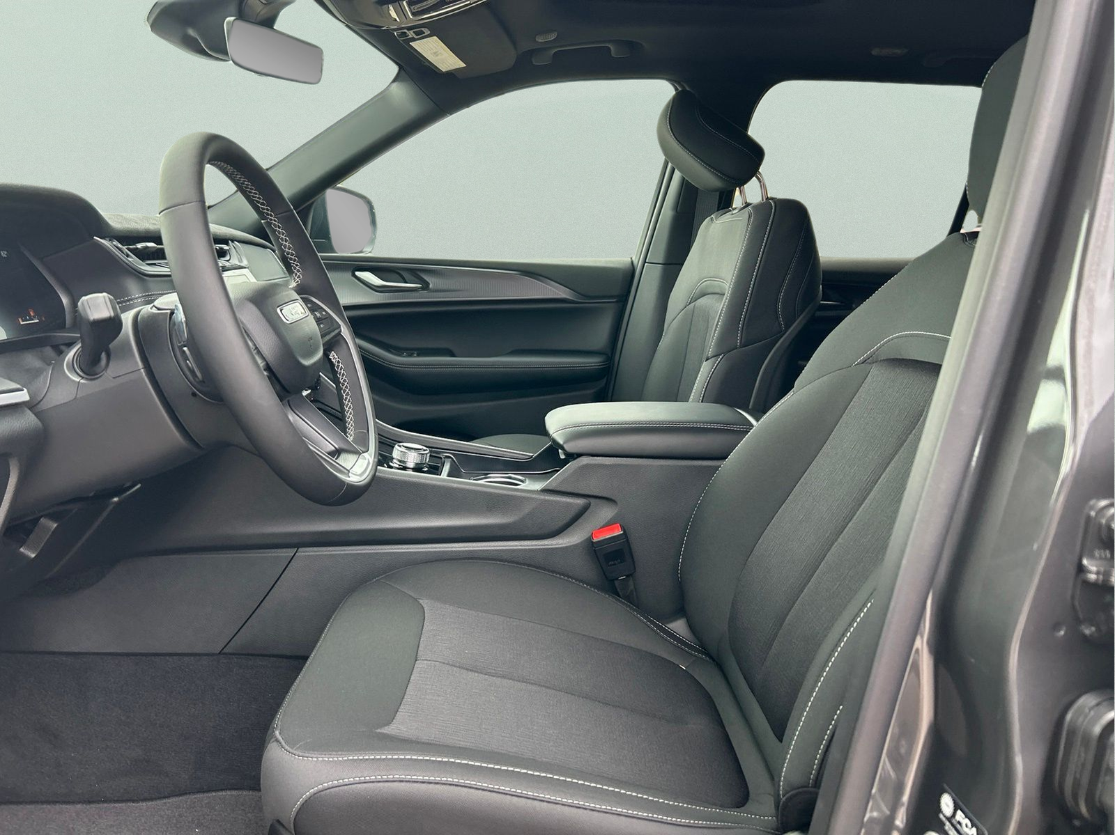 New 2026 Baltic Gray Metallic Clearcoat Jeep Laredo X image 9