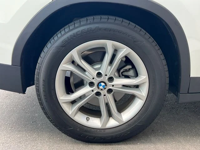 Used 2019 Alpine White BMW sDrive30i image 13