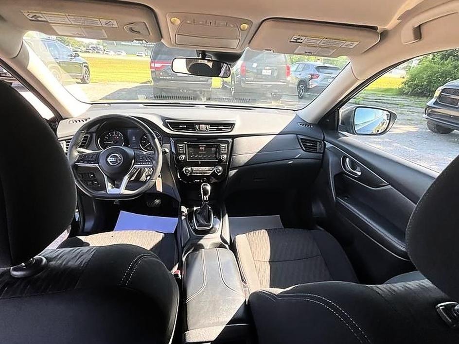 Used 2019 Black Nissan S image 30