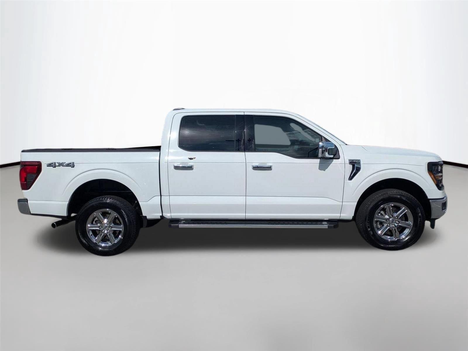 Used 2024 Oxford White FORD XLT image 4