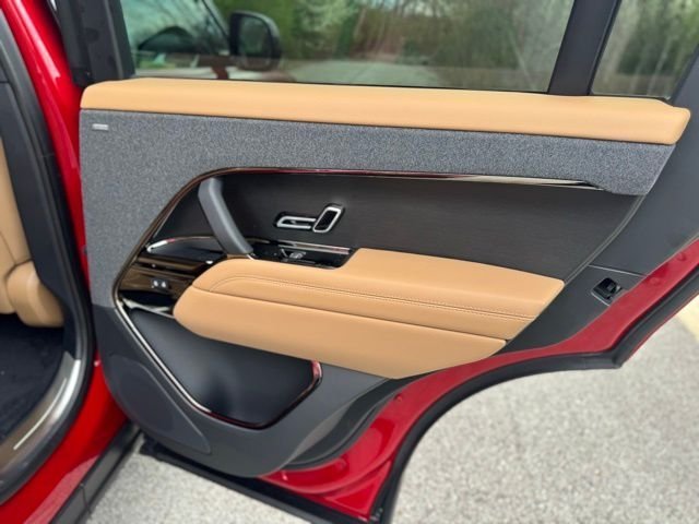 New 2026 Firenze Red LAND ROVER SE image 15