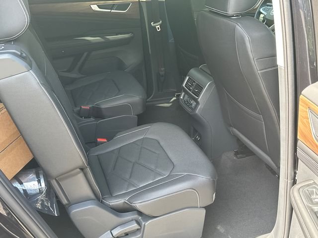 New 2026 Black Volkswagen 2.0T SE w/Technology image 15