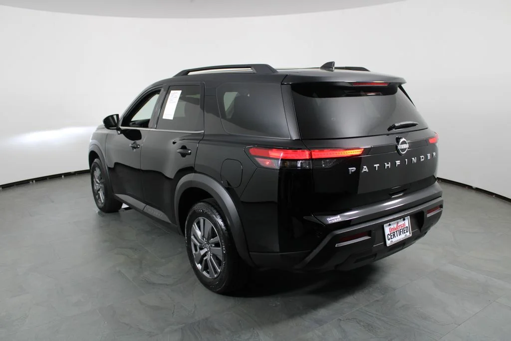 2025 Nissan Pathfinder SV - Photo 16