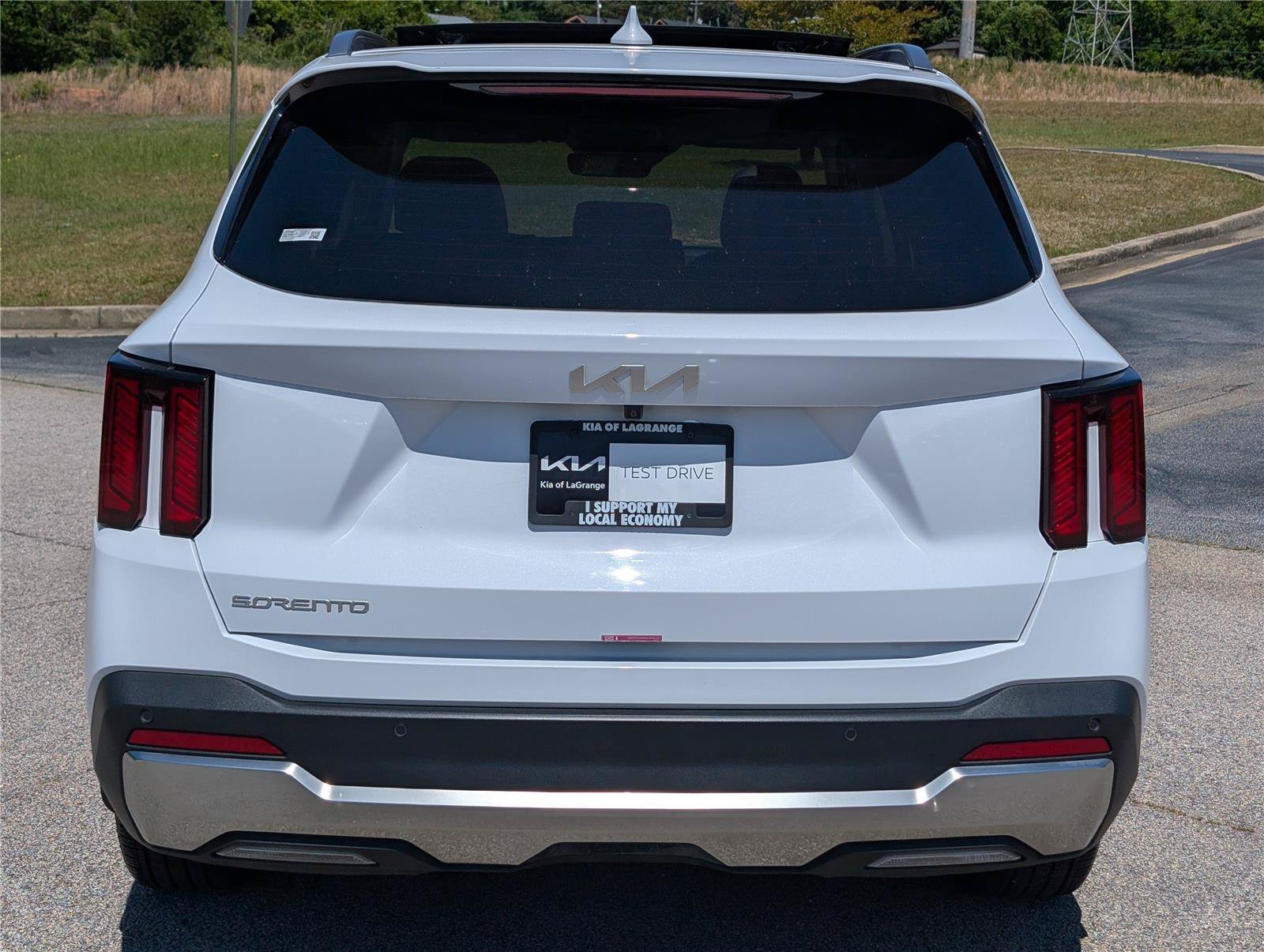 Used 2025 Glacial White Pearl Kia S image 8