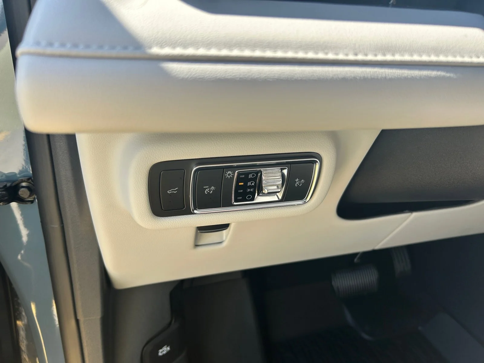 New 2026 Whisper Blue Metallic Clearcoat Lincoln Premiere image 16