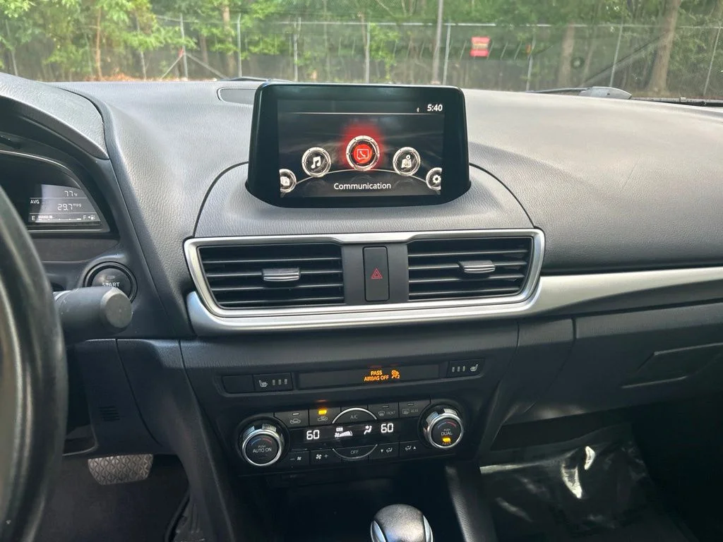 Used 2018 Silver Mazda Touring image 17